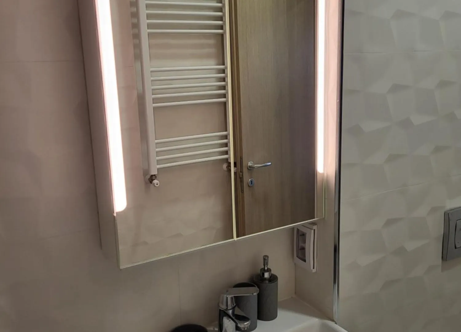 Urban Twin Escape - 2 Rooms Apartment Bucharest 0*,  Romania